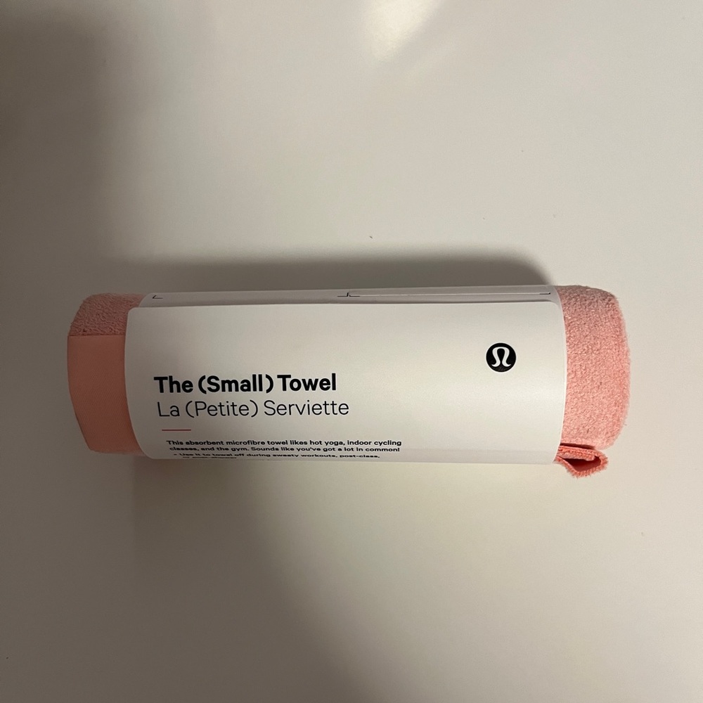 Light pink Lululemon towel